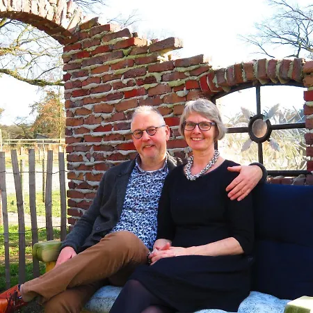 לינה וארוחת בוקר De Willemshoeve 3*